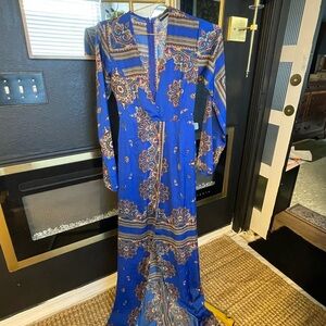 PrettyLittleThing Vibrant Blue Paisley Maxi Dress